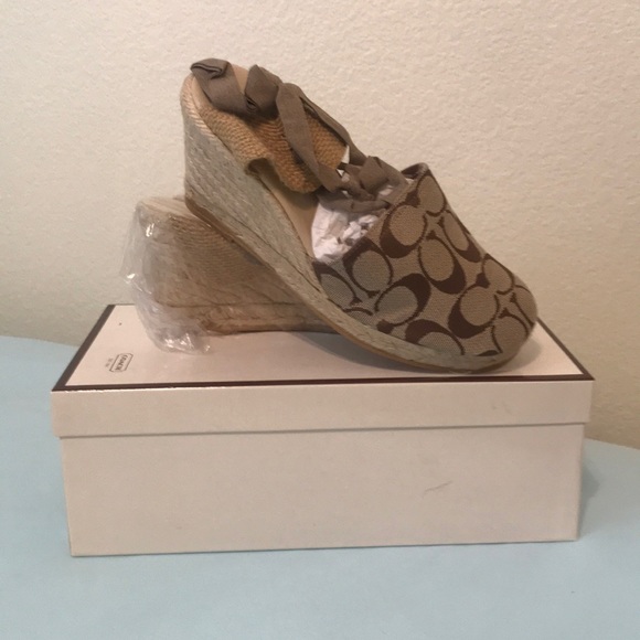 wedge - Coach - Picture 1 of 2